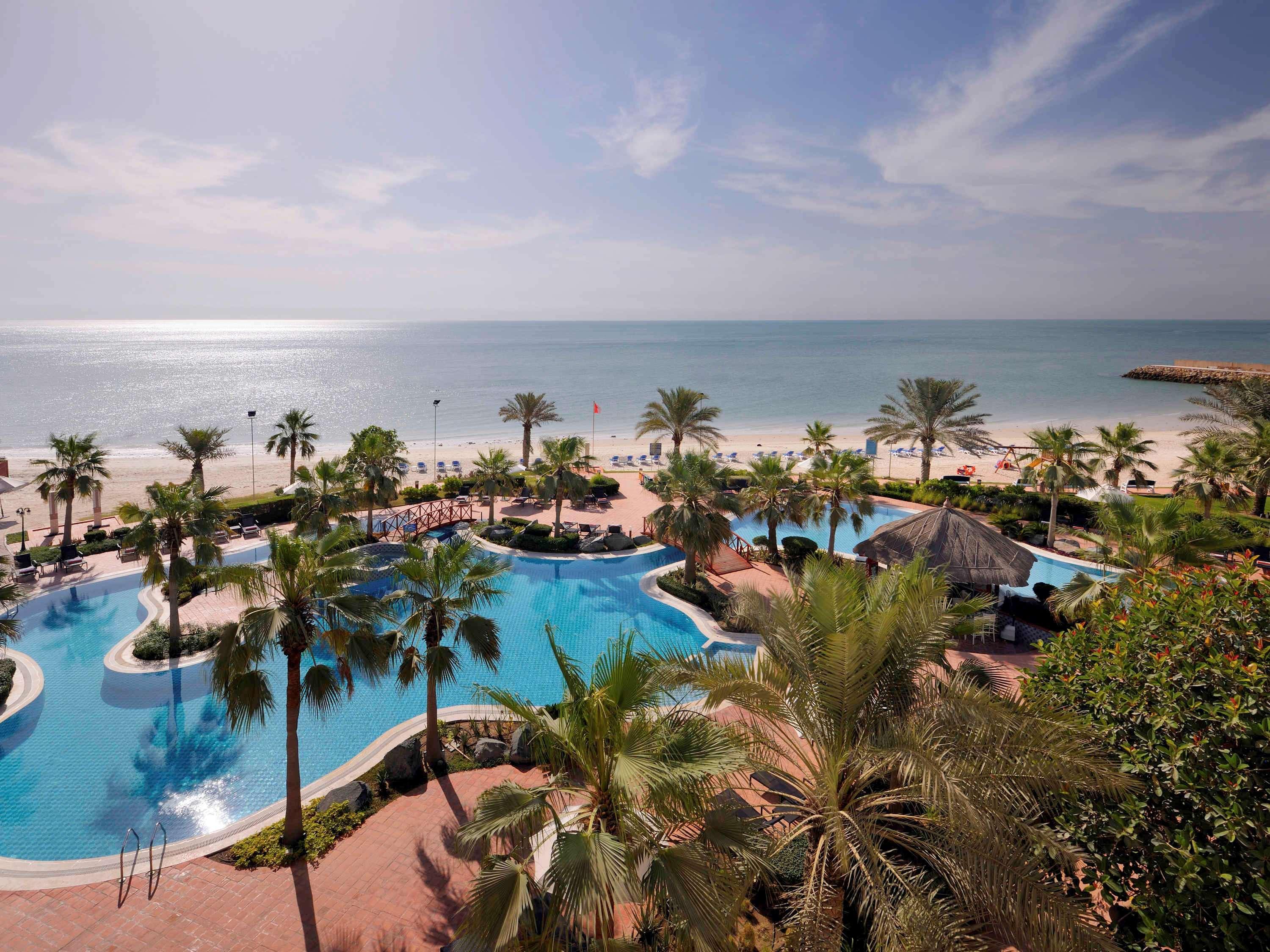 Moevenpick Hotel & Resort Al Bida'A Salmiya Екстер'єр фото The beach at the Jumeirah Beach Hotel