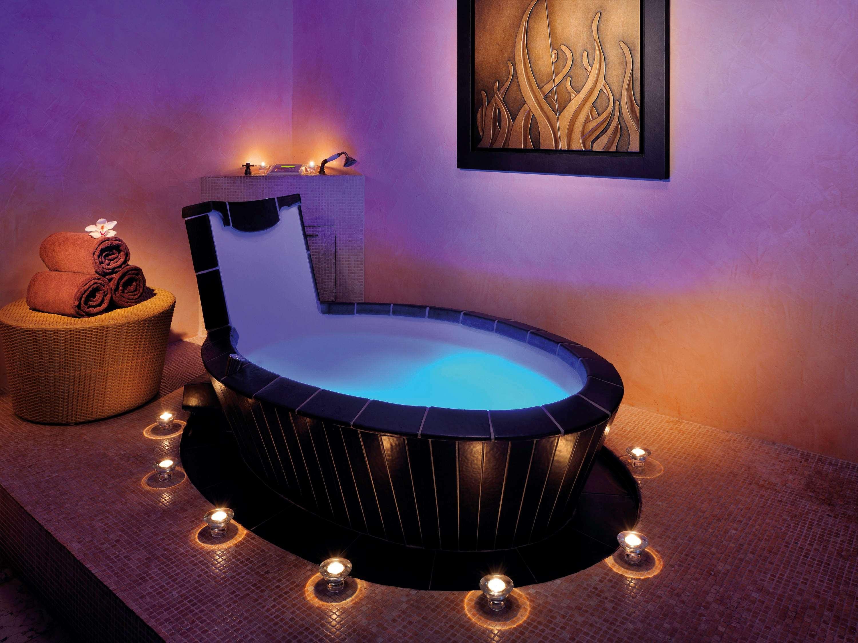 Moevenpick Hotel & Resort Al Bida'A Salmiya Екстер'єр фото A whirlpool bathtub