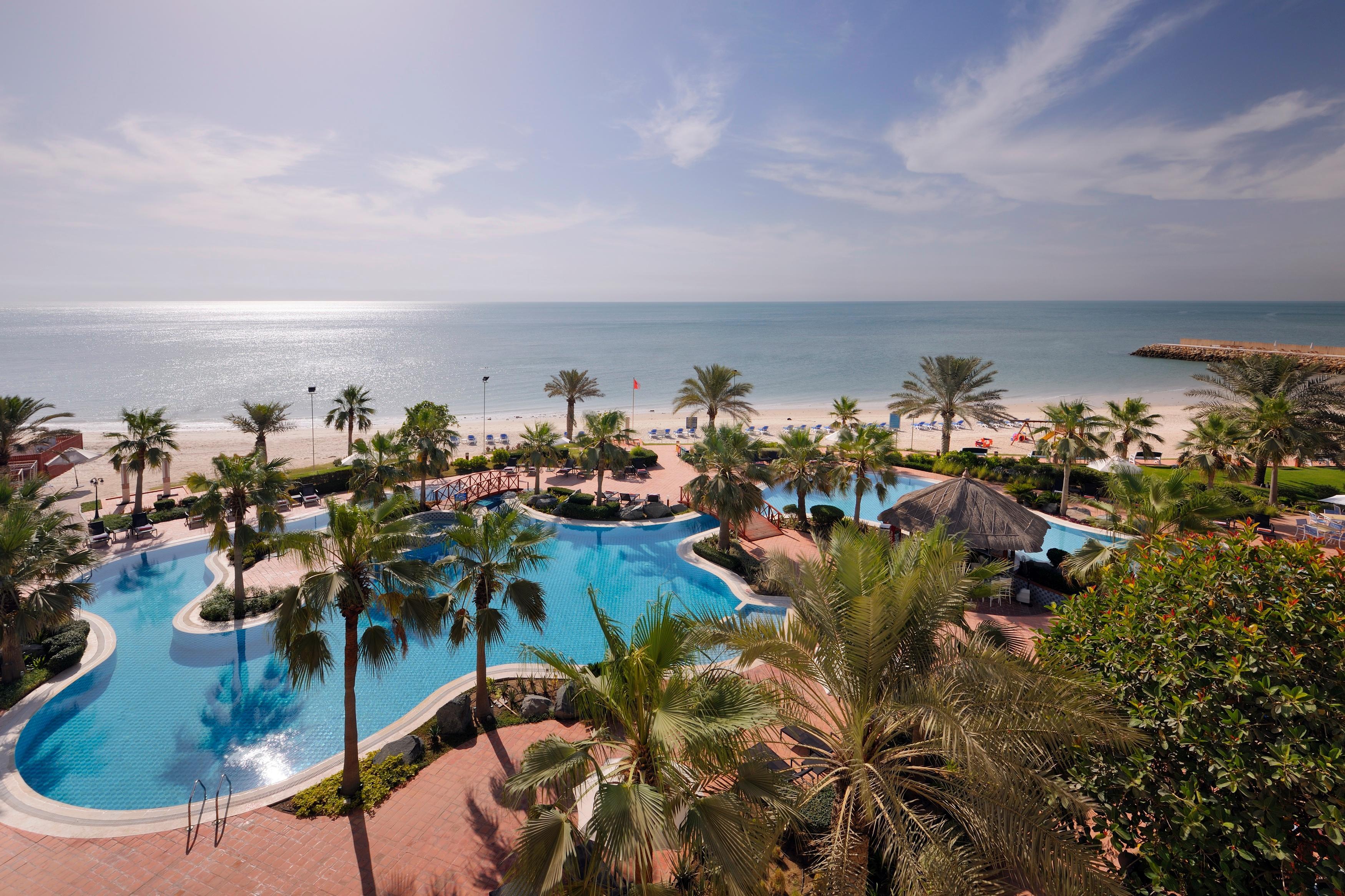 Moevenpick Hotel & Resort Al Bida'A Salmiya Екстер'єр фото The beach at the Jumeirah Beach Hotel