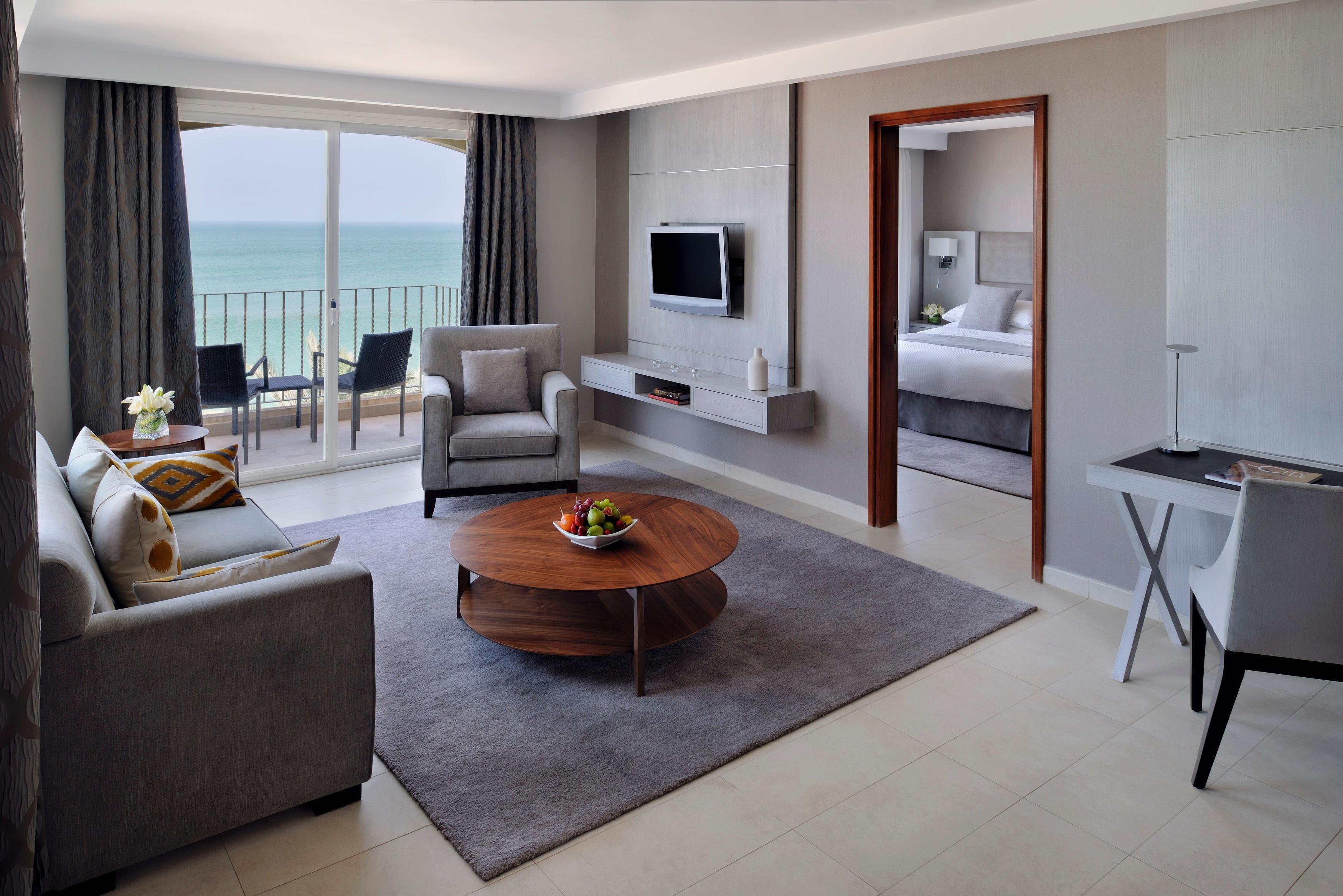 Moevenpick Hotel & Resort Al Bida'A Salmiya Екстер'єр фото A suite at the hotel