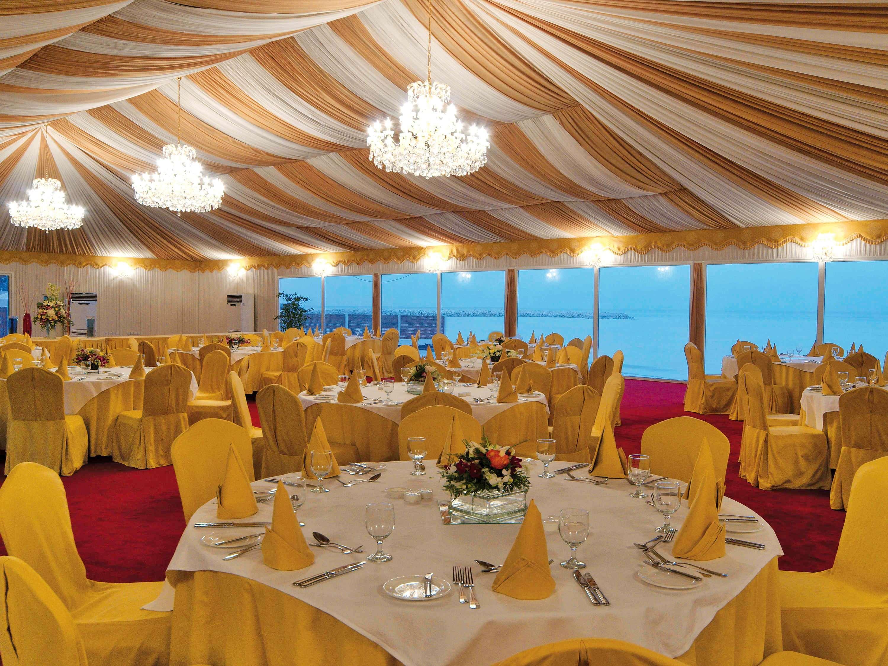 Moevenpick Hotel & Resort Al Bida'A Salmiya Екстер'єр фото The interior of the tent
