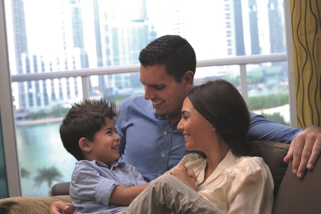 Moevenpick Hotel & Resort Al Bida'A Salmiya Екстер'єр фото A family in Panama